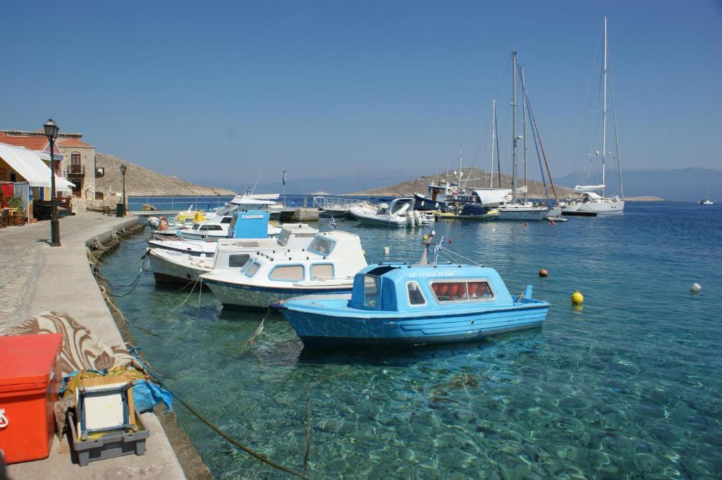 Villa Amalia Chalki Town Exterior foto